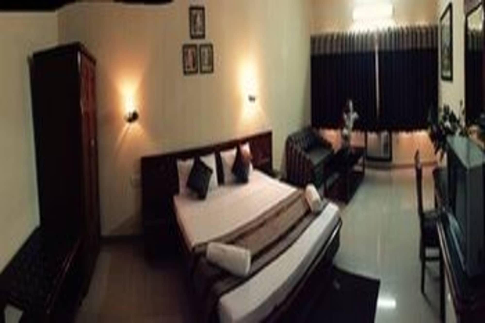Airport Hotel Nueva Delhi Exterior foto